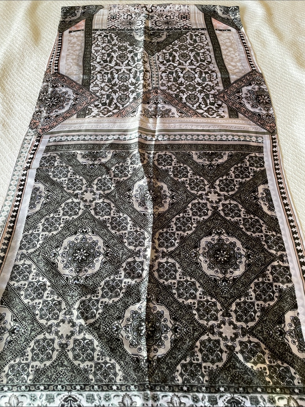 Max Studio Black & White Floral Medallion Scarf